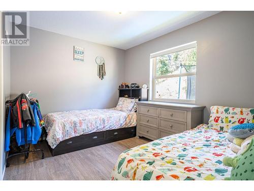 242 Commonage Road, Vernon, BC - Indoor Photo Showing Bedroom