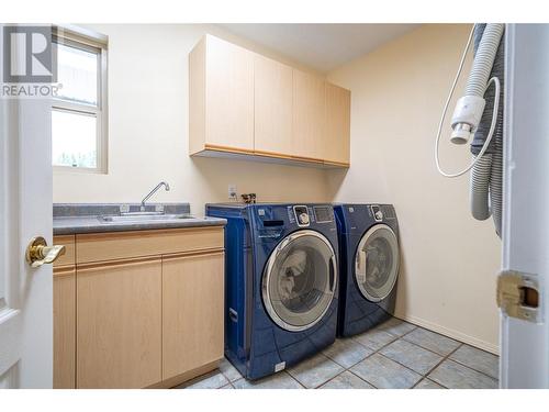 242 Commonage Road, Vernon, BC - Indoor Photo Showing Laundry Room