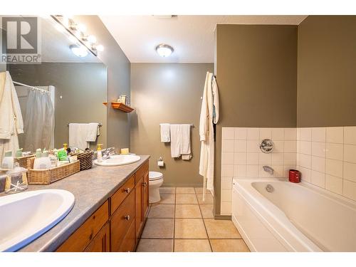 242 Commonage Road, Vernon, BC - Indoor Photo Showing Bathroom