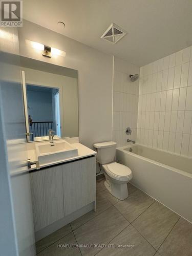 137 - 251 Manitoba Street, Toronto, ON - Indoor Photo Showing Bathroom