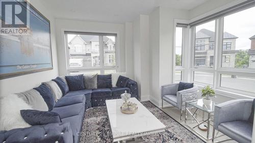 73 Dairymaid Road, Brampton (Credit Valley), ON - Indoor Photo Showing Living Room