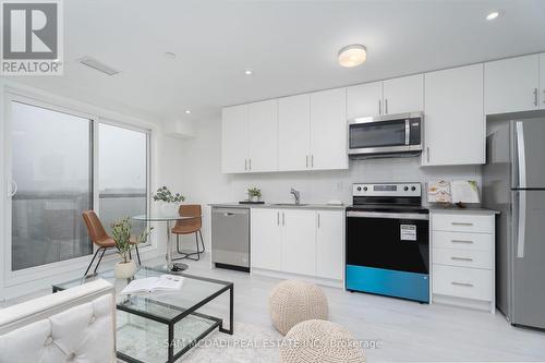 416 - 3401 Ridgeway Drive, Mississauga (Erin Mills), ON - Indoor Photo Showing Kitchen With Stainless Steel Kitchen