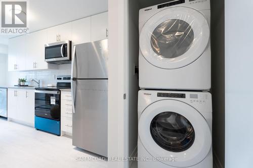 416 - 3401 Ridgeway Drive, Mississauga (Erin Mills), ON - Indoor Photo Showing Laundry Room