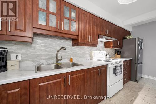 1 Bishop Road, Welland, ON - Indoor Photo Showing Kitchen With Double Sink