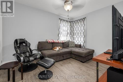 1 Bishop Road, Welland, ON - Indoor Photo Showing Living Room