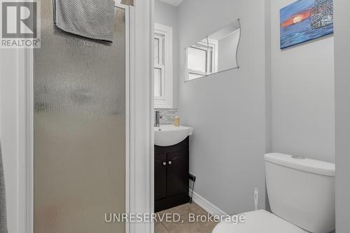 1 Bishop Road, Welland, ON - Indoor Photo Showing Bathroom