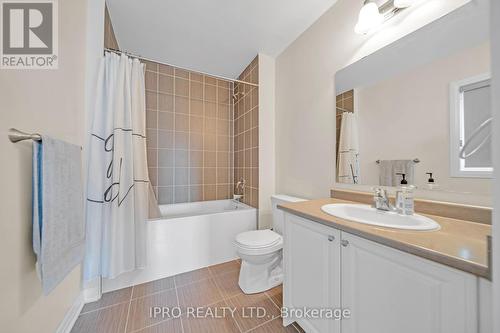 22 Jenkins Street, East Luther Grand Valley, ON - Indoor Photo Showing Bathroom