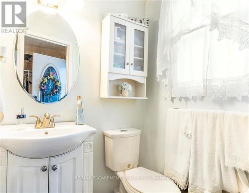 311 Macintosh Drive, Hamilton (Stoney Creek), ON - Indoor Photo Showing Bathroom