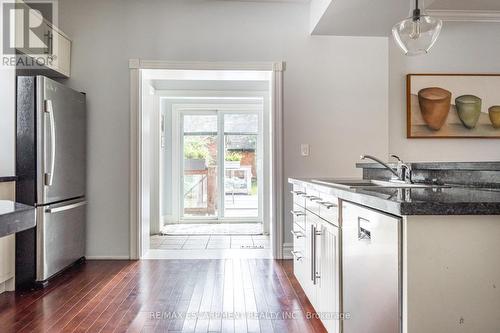 17 Stanley Avenue, Hamilton (Durand), ON - Indoor Photo Showing Kitchen