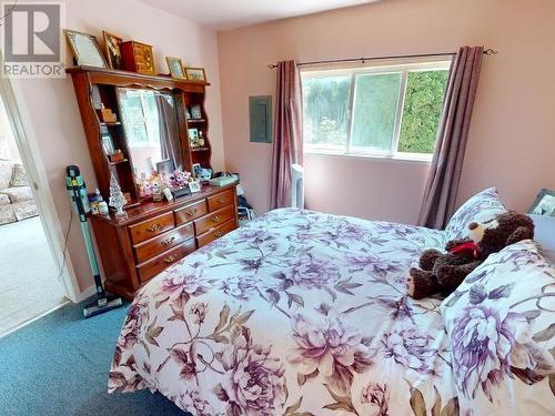 6749 Drake Street, Powell River, BC - Indoor Photo Showing Bedroom