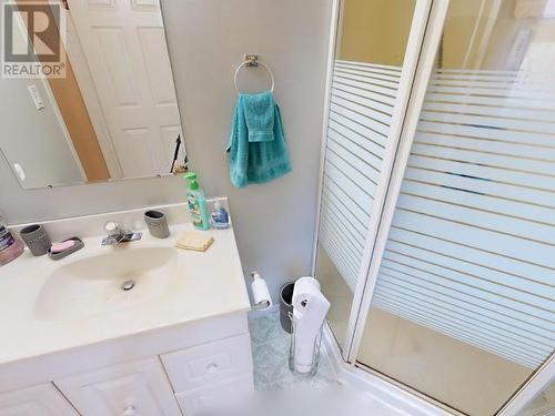 6749 Drake Street, Powell River, BC - Indoor Photo Showing Bathroom