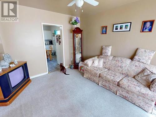 6749 Drake Street, Powell River, BC - Indoor Photo Showing Bedroom