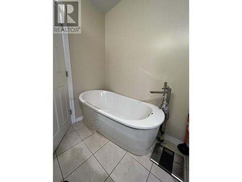 15 Walsh Road, Fort Nelson, BC - Indoor Photo Showing Bathroom