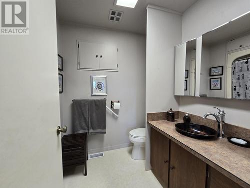 200 Whiskeyfill Road, Valemount, BC - Indoor Photo Showing Bathroom