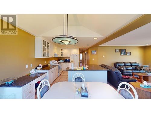 848 Rolph Street, Quesnel, BC - Indoor Photo Showing Dining Room