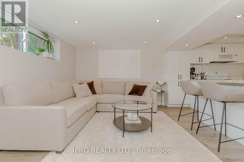 3542 Ashcroft Crescent, Mississauga (Erindale), ON - Indoor Photo Showing Living Room