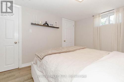 3542 Ashcroft Crescent, Mississauga, ON - Indoor Photo Showing Bedroom