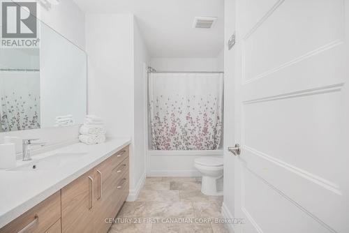 Additional 4pc Upstairs Bath - 207 Union Avenue, Middlesex Centre, ON - Indoor Photo Showing Bathroom