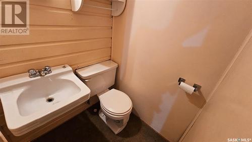 314 Railway Avenue, Neville, SK - Indoor Photo Showing Bathroom