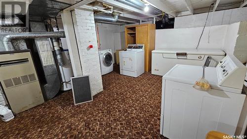 314 Railway Avenue, Neville, SK - Indoor Photo Showing Laundry Room