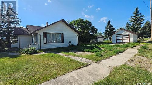 314 Railway Avenue, Neville, SK - Outdoor