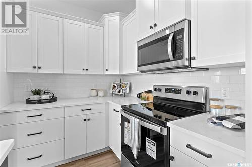 58 900 St Andrews Lane, Warman, SK - Indoor Photo Showing Kitchen