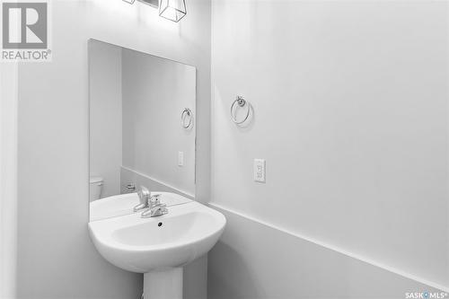 57 900 St Andrews Lane, Warman, SK - Indoor Photo Showing Bathroom