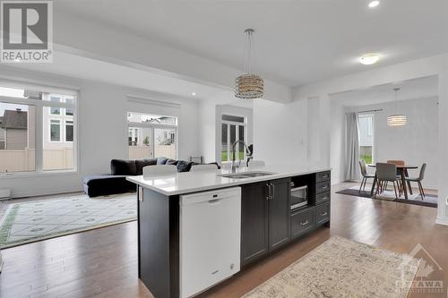 4527 Kelly Farm Drive, Ottawa, ON - Indoor Photo Showing Kitchen With Double Sink