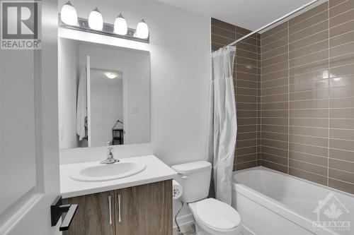 4527 Kelly Farm Drive, Ottawa, ON - Indoor Photo Showing Bathroom