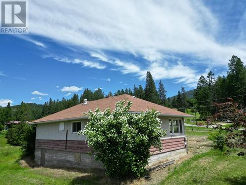 217 36Th  N Avenue, Creston, BC - Outdoor