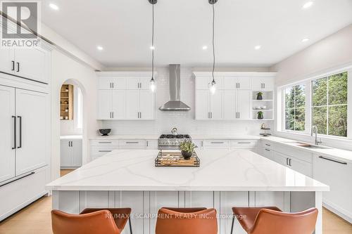 63 Brian Boulevard, Hamilton (Waterdown), ON - Indoor Photo Showing Kitchen With Upgraded Kitchen