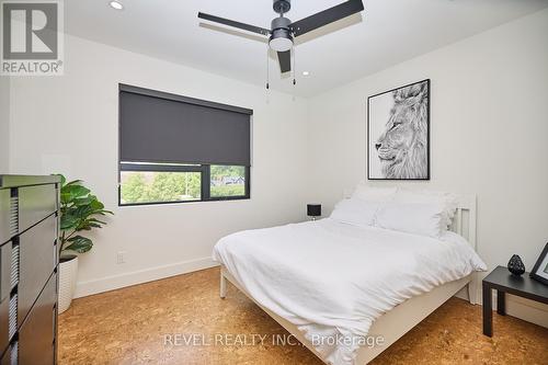 1508 Gregory Road, St. Catharines, ON - Indoor Photo Showing Bedroom