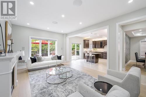 100 Bayhampton Drive, Brampton (Vales Of Castlemore), ON - Indoor Photo Showing Living Room