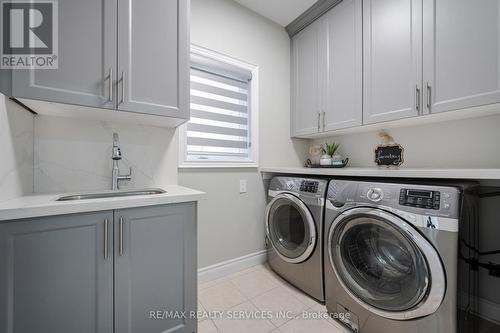 100 Bayhampton Drive, Brampton (Vales Of Castlemore), ON - Indoor Photo Showing Laundry Room