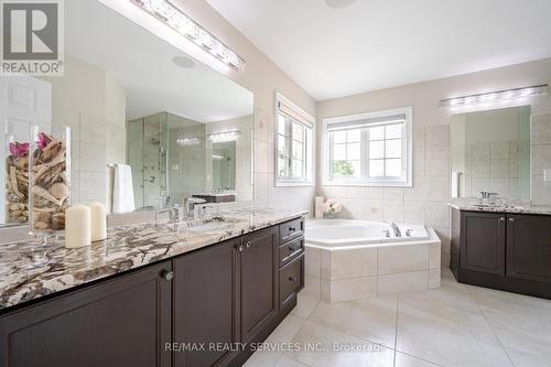 100 Bayhampton Drive, Brampton (Vales Of Castlemore), ON - Indoor Photo Showing Bathroom