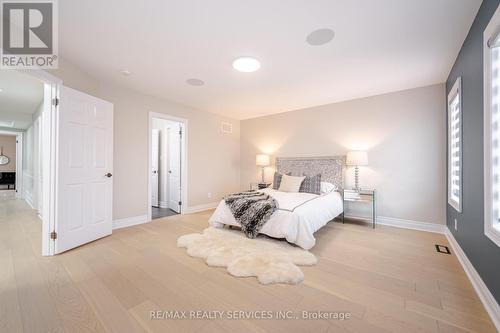 100 Bayhampton Drive, Brampton (Vales Of Castlemore), ON - Indoor Photo Showing Bedroom