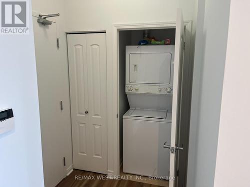 606 - 1600 Keele Street, Toronto (Keelesdale-Eglinton West), ON - Indoor Photo Showing Laundry Room