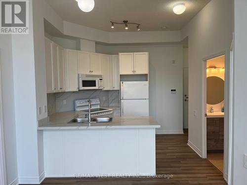 606 - 1600 Keele Street, Toronto (Keelesdale-Eglinton West), ON - Indoor Photo Showing Kitchen