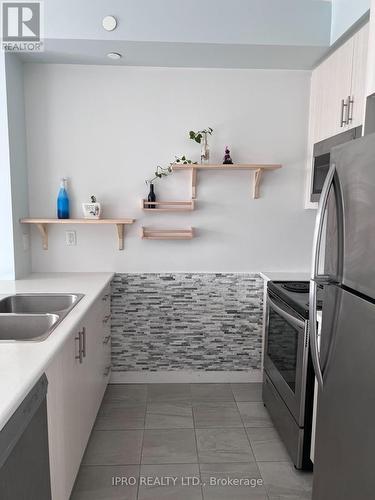 326 - 101 Shoreview Place, Hamilton, ON - Indoor Photo Showing Kitchen With Stainless Steel Kitchen With Double Sink With Upgraded Kitchen