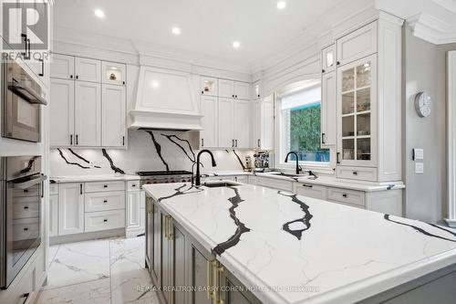 125 Munro Boulevard, Toronto (St. Andrew-Windfields), ON - Indoor Photo Showing Kitchen With Upgraded Kitchen