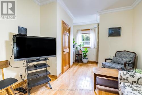 462&464 Sammon Avenue, Toronto (Danforth Village-East York), ON - Indoor Photo Showing Living Room