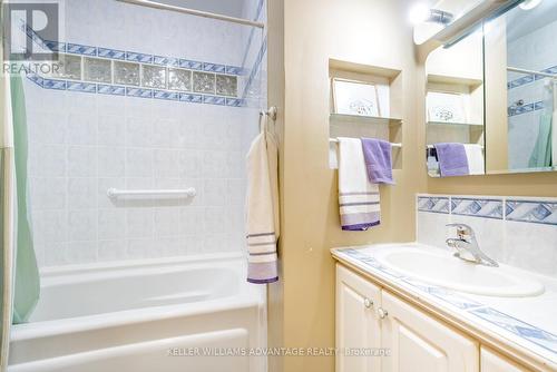 462&464 Sammon Avenue, Toronto (Danforth Village-East York), ON - Indoor Photo Showing Bathroom