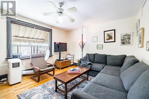 462&464 Sammon Avenue, Toronto (Danforth Village-East York), ON - Indoor Photo Showing Living Room