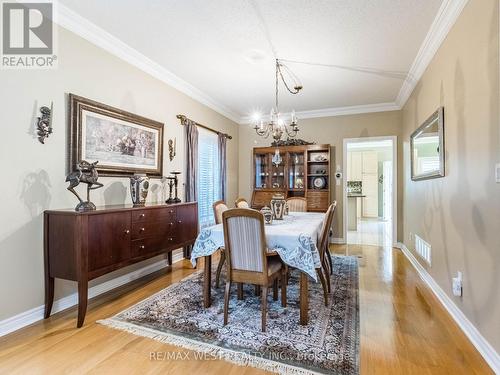 23 Sunset Ridge, Vaughan (Sonoma Heights), ON - Indoor Photo Showing Dining Room