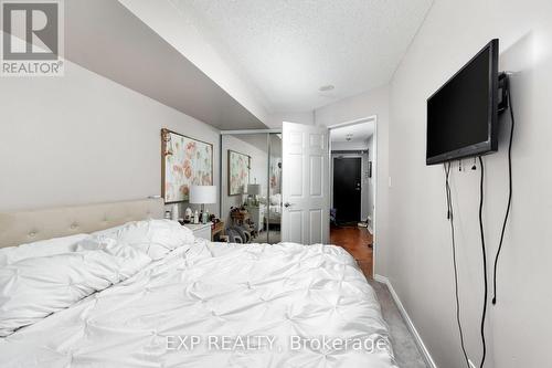 302 - 230 King Street E, Toronto (Moss Park), ON - Indoor Photo Showing Bedroom