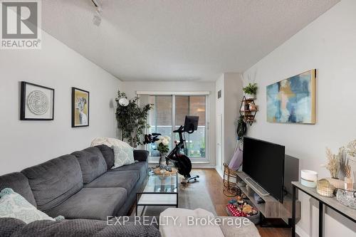 302 - 230 King Street E, Toronto (Moss Park), ON - Indoor Photo Showing Living Room