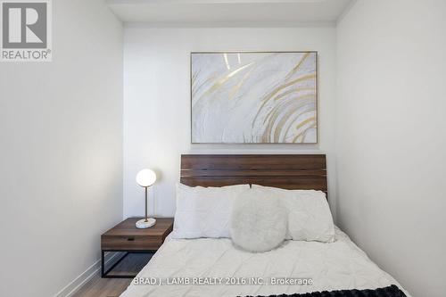 733 - 2020 Bathurst Street, Toronto (Humewood-Cedarvale), ON - Indoor Photo Showing Bedroom