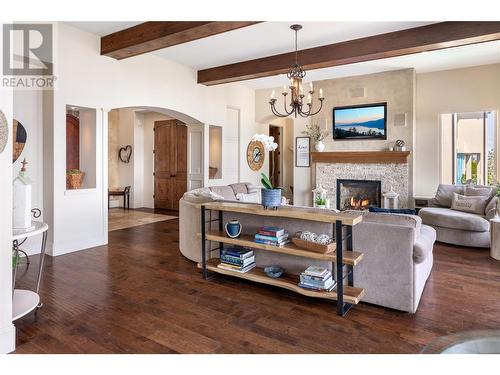 3211 Pinot Noir Place, West Kelowna, BC - Indoor Photo Showing Living Room With Fireplace