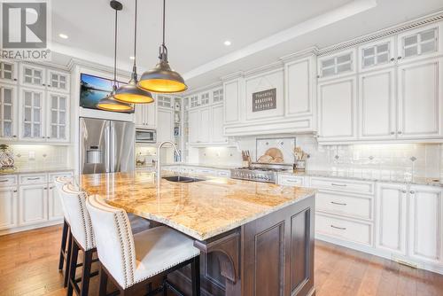 3211 Pinot Noir Place, West Kelowna, BC - Indoor Photo Showing Kitchen With Upgraded Kitchen