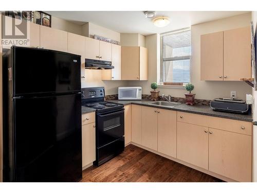 3211 Pinot Noir Place, West Kelowna, BC - Indoor Photo Showing Kitchen